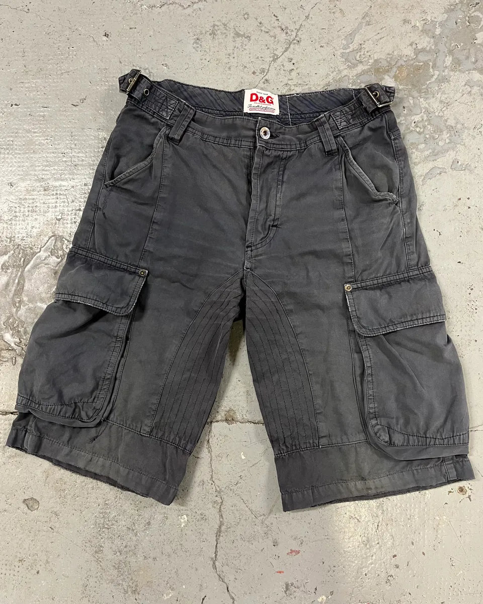 1533 Dolce & Gabbana グレー カーゴショートパンツ 2000s Dolce & Gabbana Grey Cargo Shorts – Dolce Vita Hub