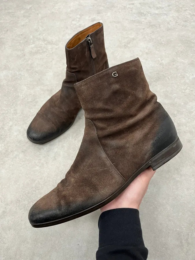 靴 2000s GUCCI - Brown Leather Ankle Boots 2000s Gucci Brown Eroded Leather Boots – Dolce Vita Hub