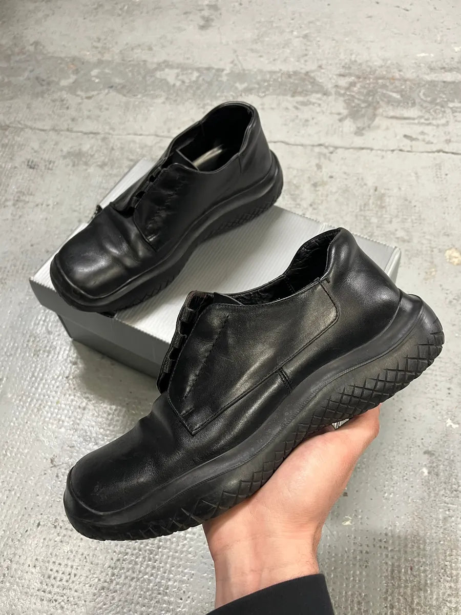 PRADA 22aw ラバーソール 復刻版 5.0 AW1999 Prada Black Leather Slip-On Vibram Sole Boots – Dolce Vita Hub