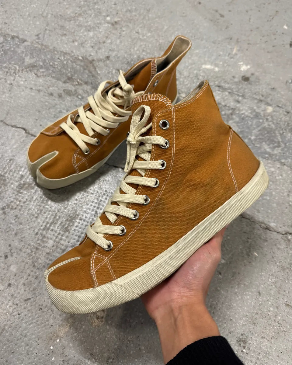 Maison Margiela High Camel Tabi Shoes – Dolce Vita Hub