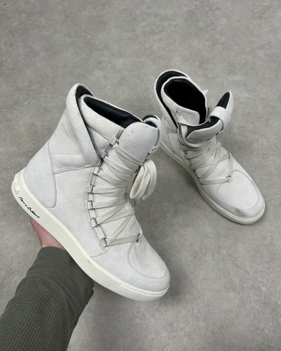 Pierre Balmain Avant-Garde Cream Grey Suede Lace-Up Boots  display picture 1