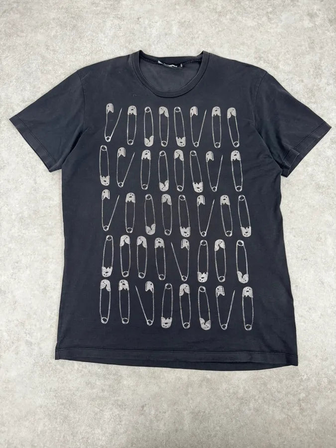 SS2017 dsquared2 archive safety pin Tシャツ SS2017 Dsquared2 Black Safety Pin Print T-Shirt – Dolce Vita Hub