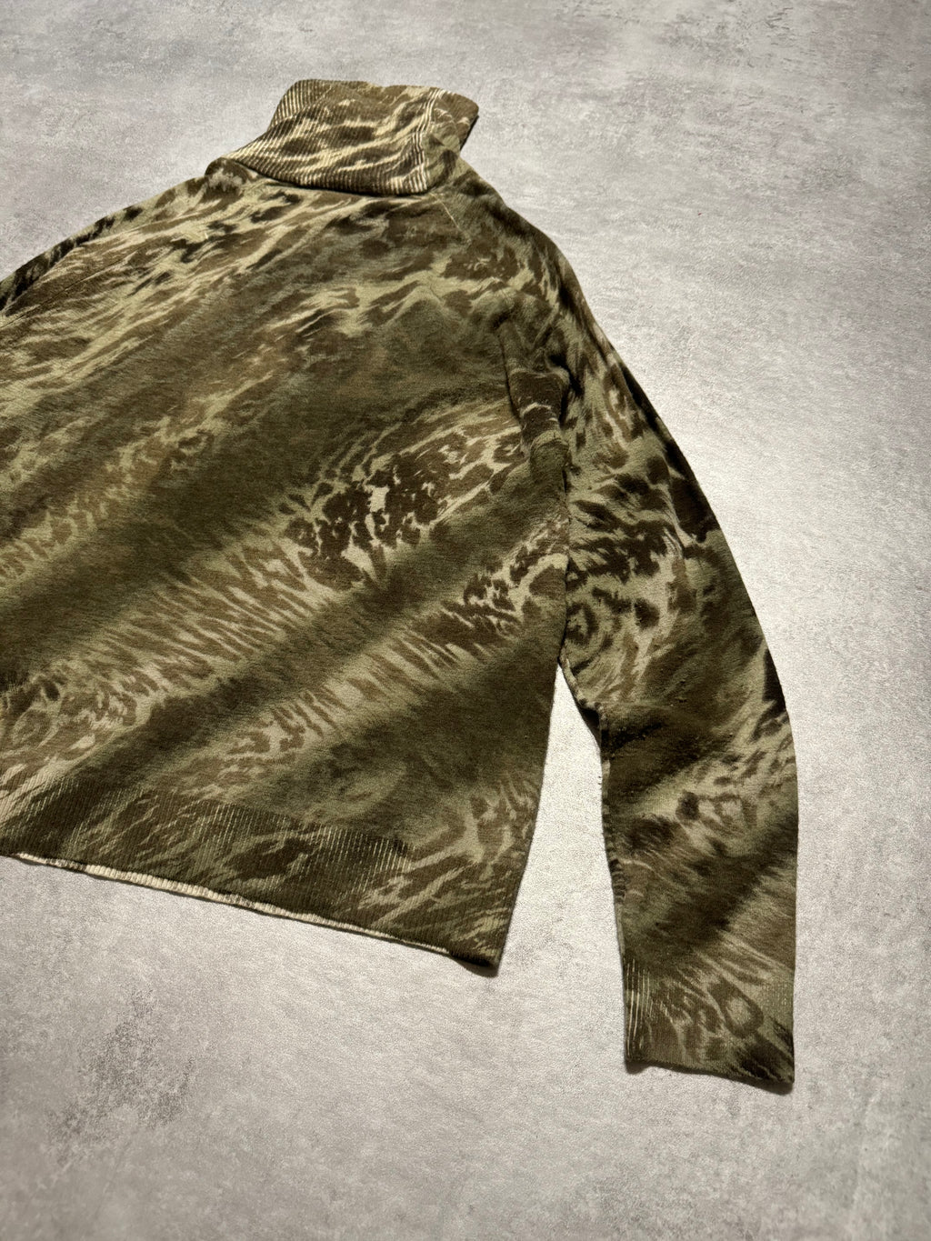 2000s Roberto Cavalli Green Camo Effect Turtleneck Sweater (S) - 4