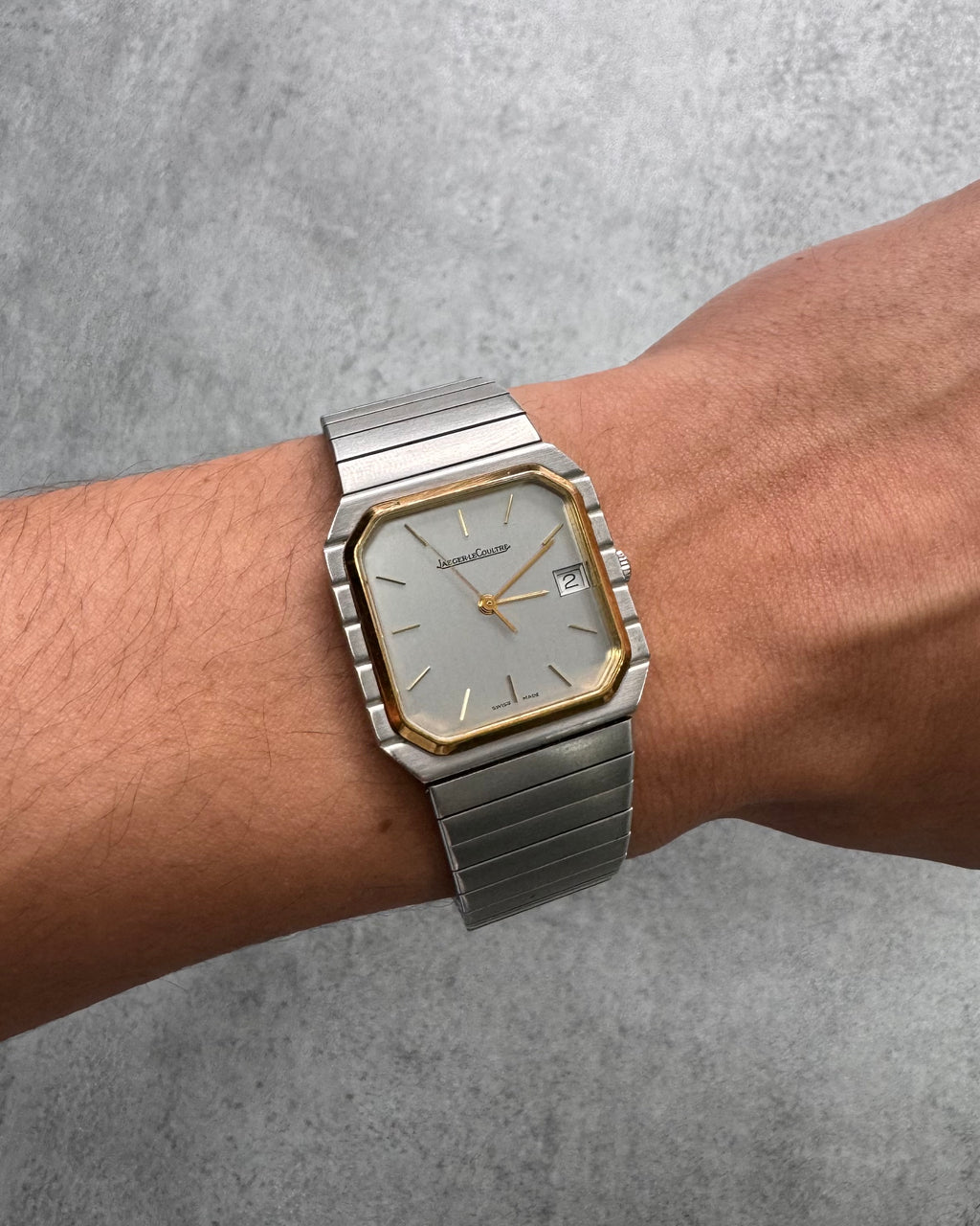 Jaeger-LeCoultre Stripes Golden Date Quartz Watch (OS)