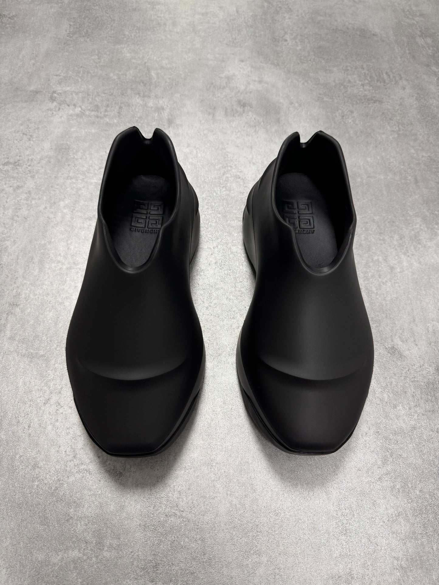 Givenchy Black Mallow Rubber Sneakers (42eu/us8,5)