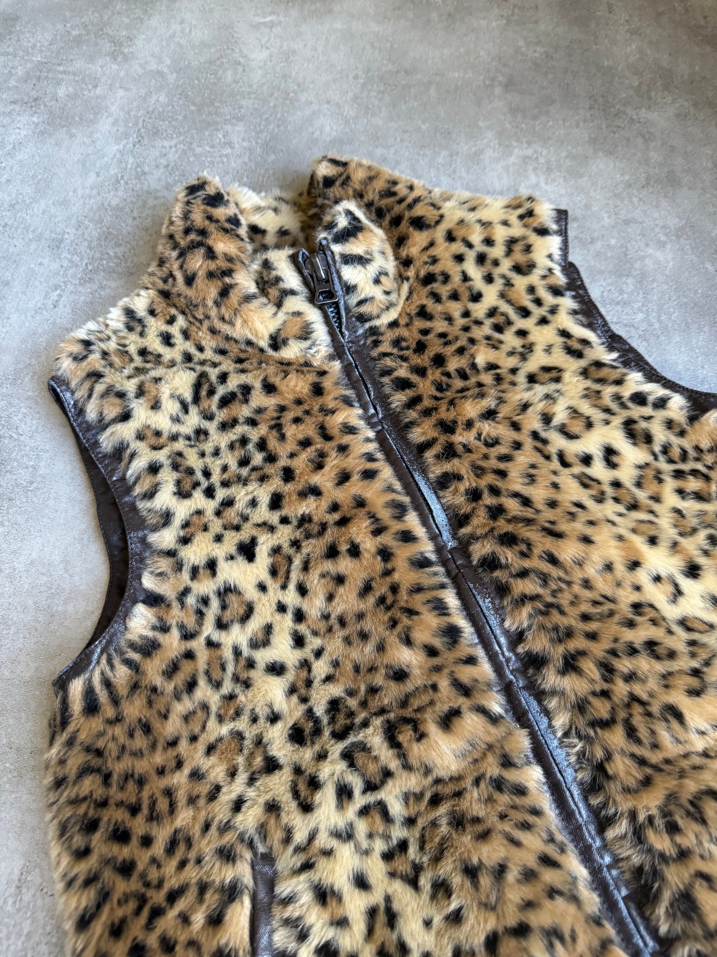 2000s Balmain Sleeveless Leopard Fur Vest (S) - 6