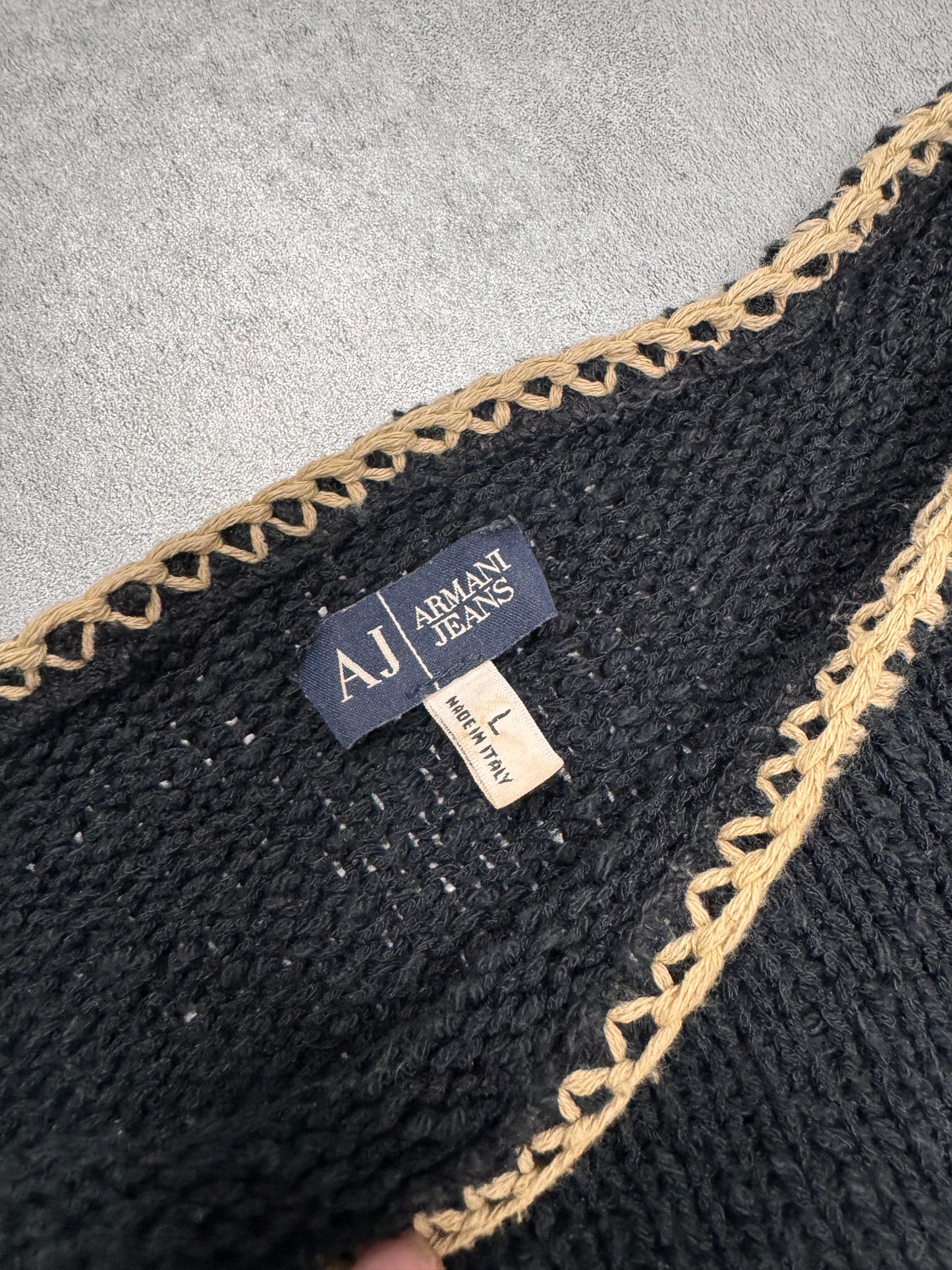 2000s Armani Beige & Navy Knitted Sweater (L)