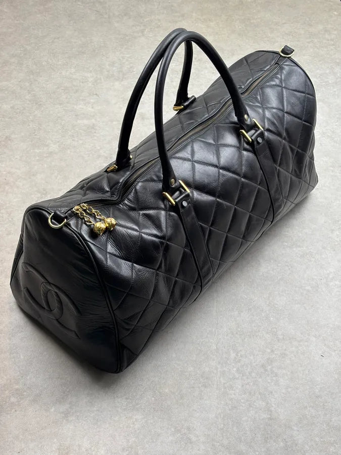 1960s Chanel Boston Black Quilted Lambskin Travel Bag  AyCAOwP 0
