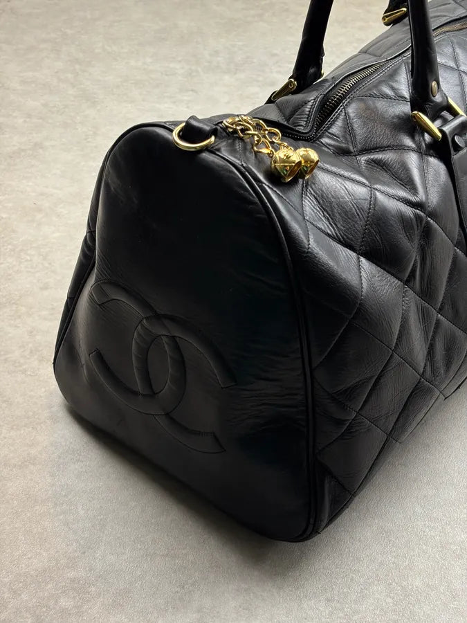 1960s Chanel Boston Black Quilted Lambskin Travel Bag  AyCAOwP 6