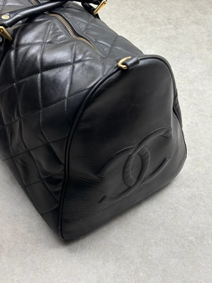 1960s Chanel Boston Black Quilted Lambskin Travel Bag  AyCAOwP 9