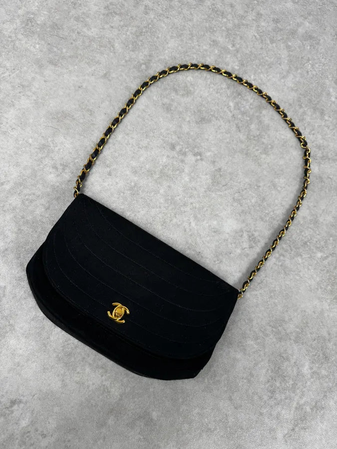2000s Chanel Black Classic Half Moon Crossbody Bag yLsqsMF 5