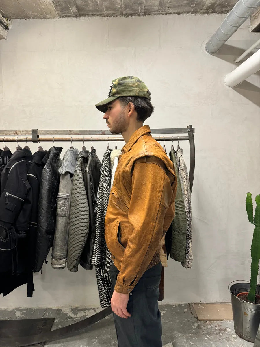1990s Artisanal French Eroded Brown Leather Jacket with Detachable Sleeves pBeRCLx 4