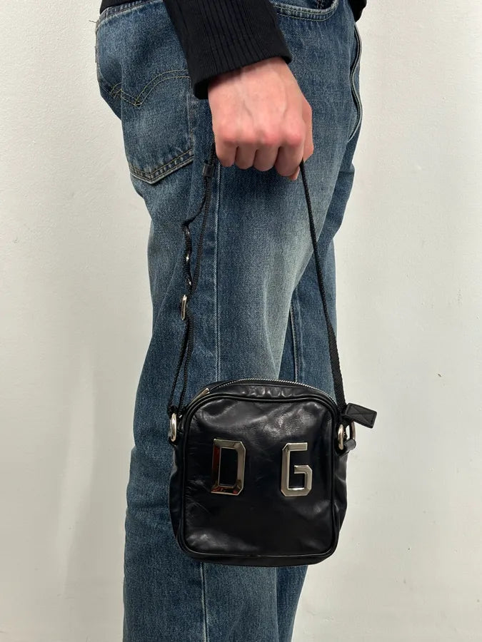 AW2005 Dolce & Gabbana Black Leather Logo Crossbody Bag MlgMODM 1