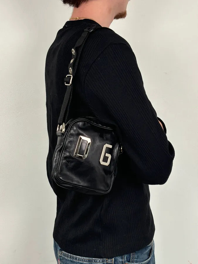 AW2005 Dolce & Gabbana Black Leather Logo Crossbody Bag MlgMODM 2