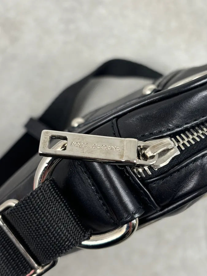 AW2005 Dolce & Gabbana Black Leather Logo Crossbody Bag MlgMODM 12