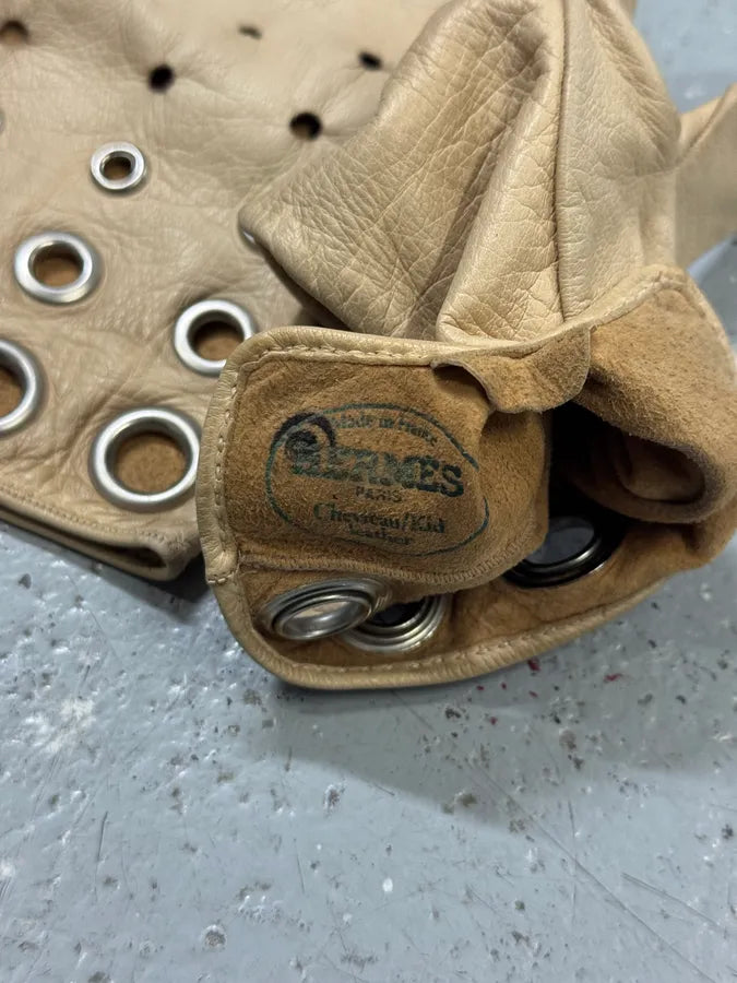 1990s Hermès Eyelet Beige Leather Gloves mVdkZHV 2