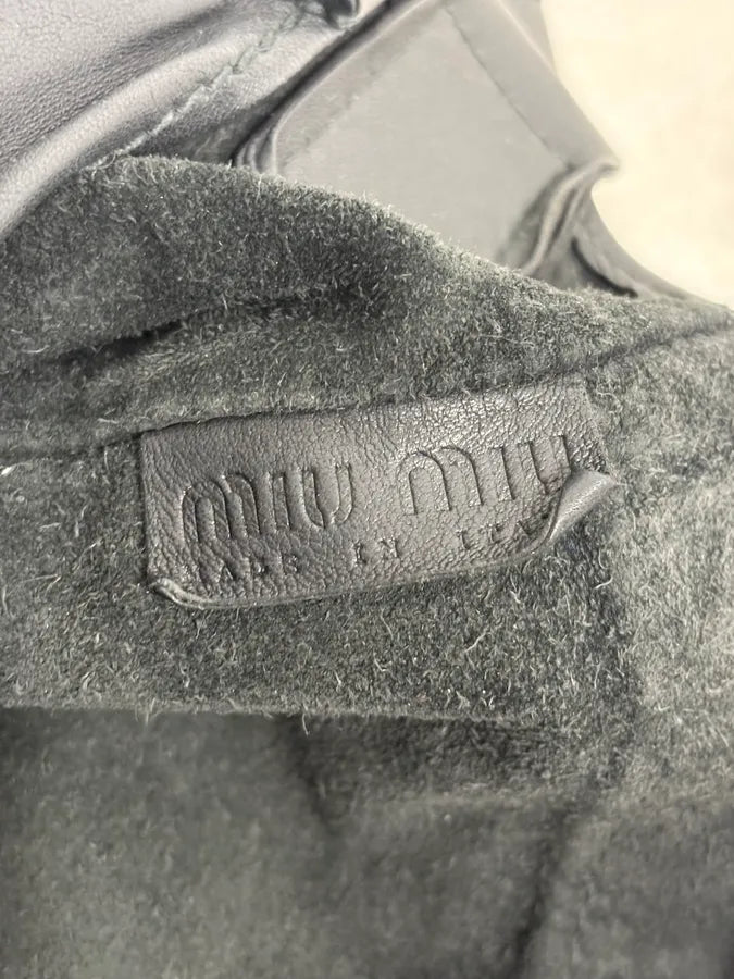 1990s Miu Miu Black Minimalist Leather Messenger Bag VEJLMWP 9