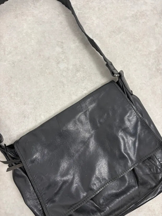 1990s Miu Miu Black Minimalist Leather Messenger Bag VEJLMWP 4