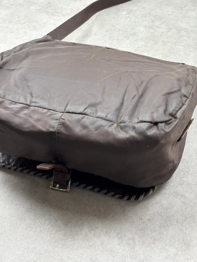 1990s Prada Brown Leather Studded Shoulder Bag WgIkKQU 9