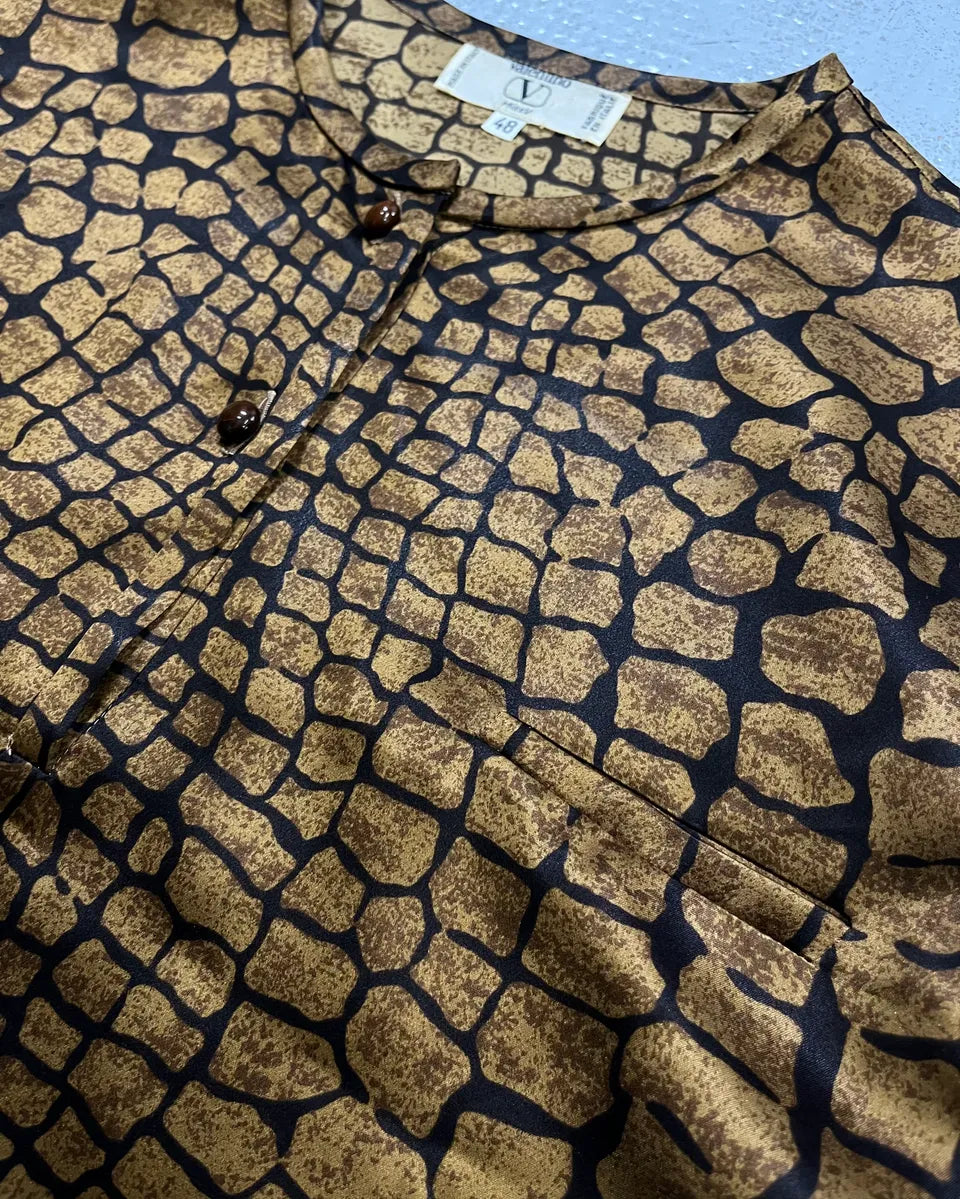 1990s Valentino Brown Silk Crocodile Effect Buttoned Blouse IpjJYeb 6