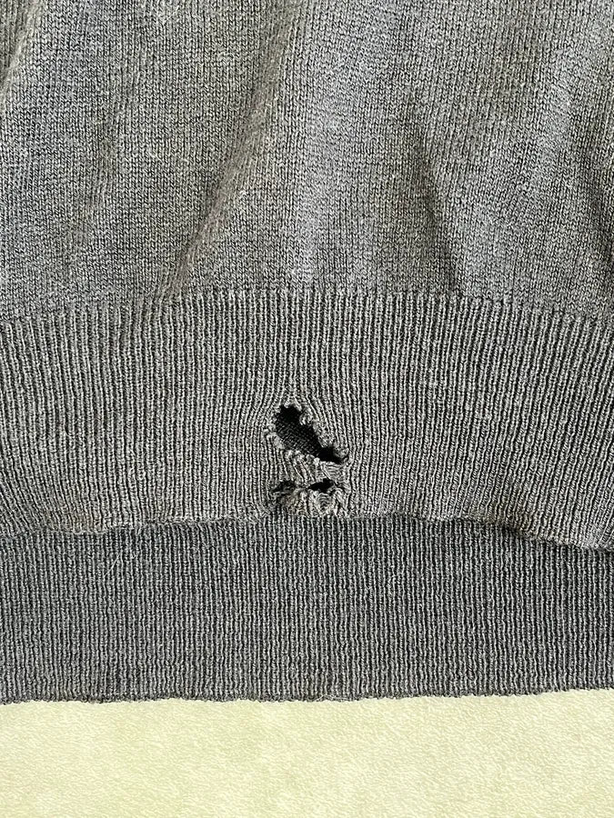 1990s Yves Saint Laurent Tern V Neck Distressed Sweater kehFvXA 8
