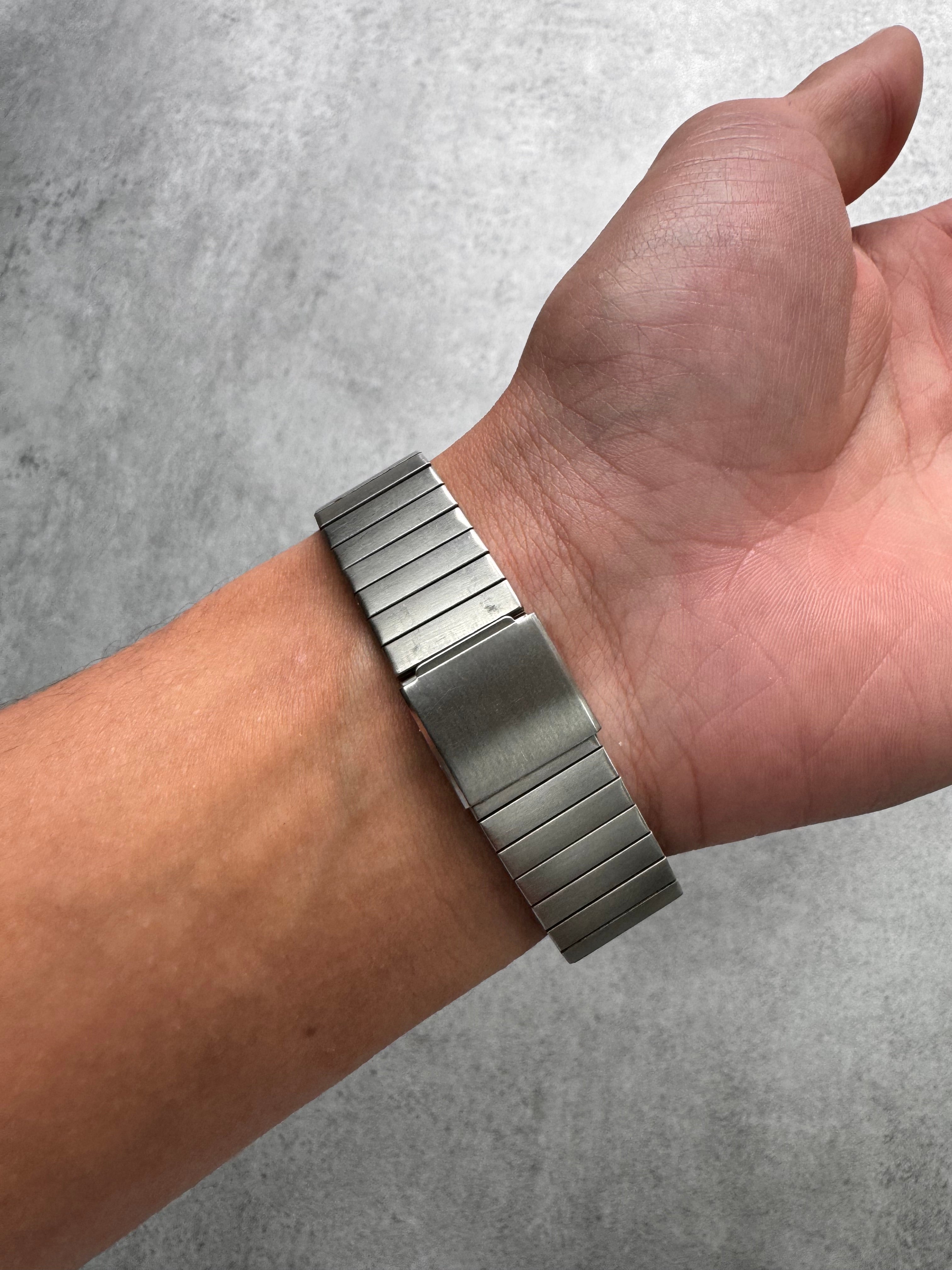 Jaeger-LeCoultre Stripes Golden Date Quartz Watch (OS)