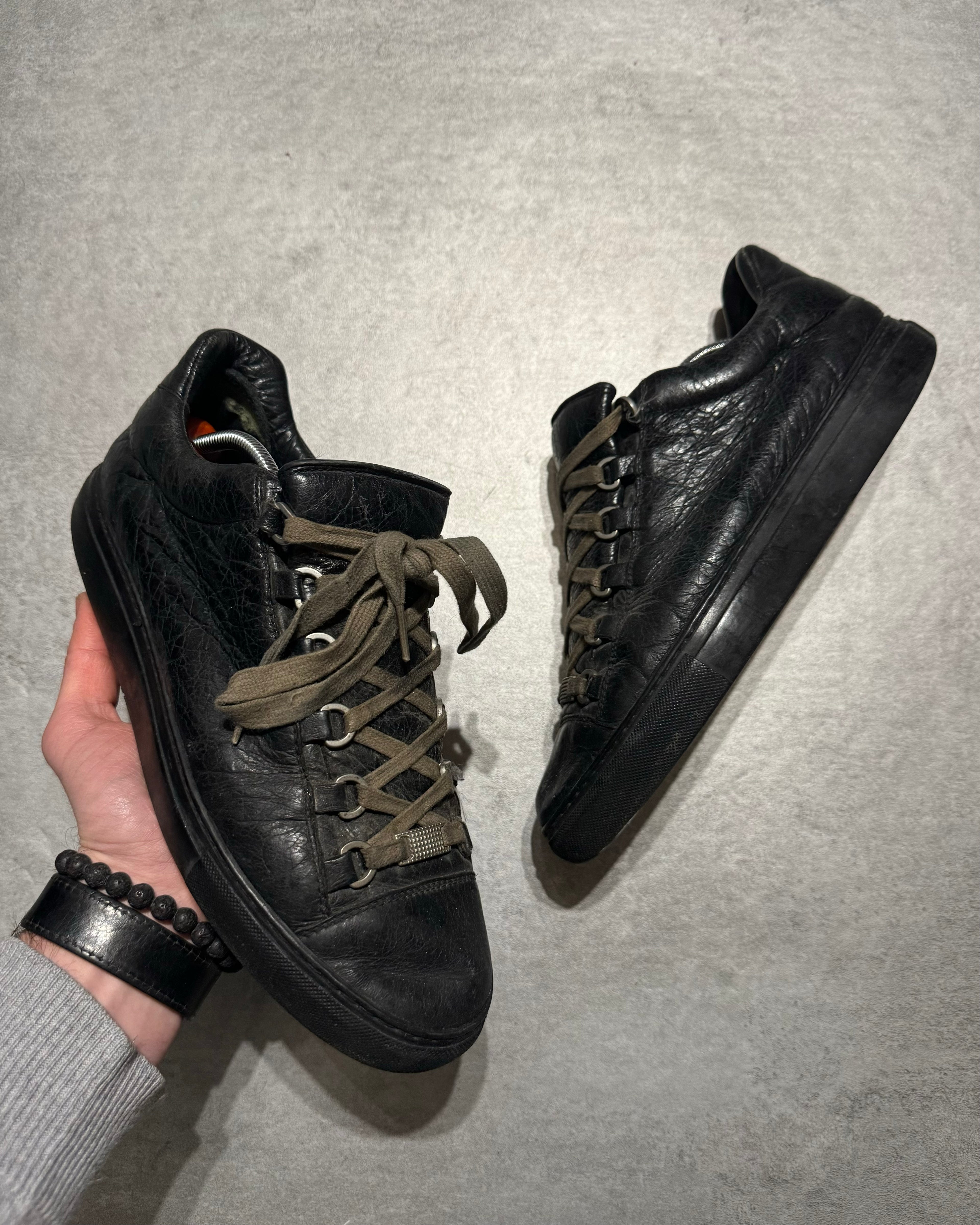 Balenciaga Arena Black Cracked Low Leather Sneakers (41) - 1