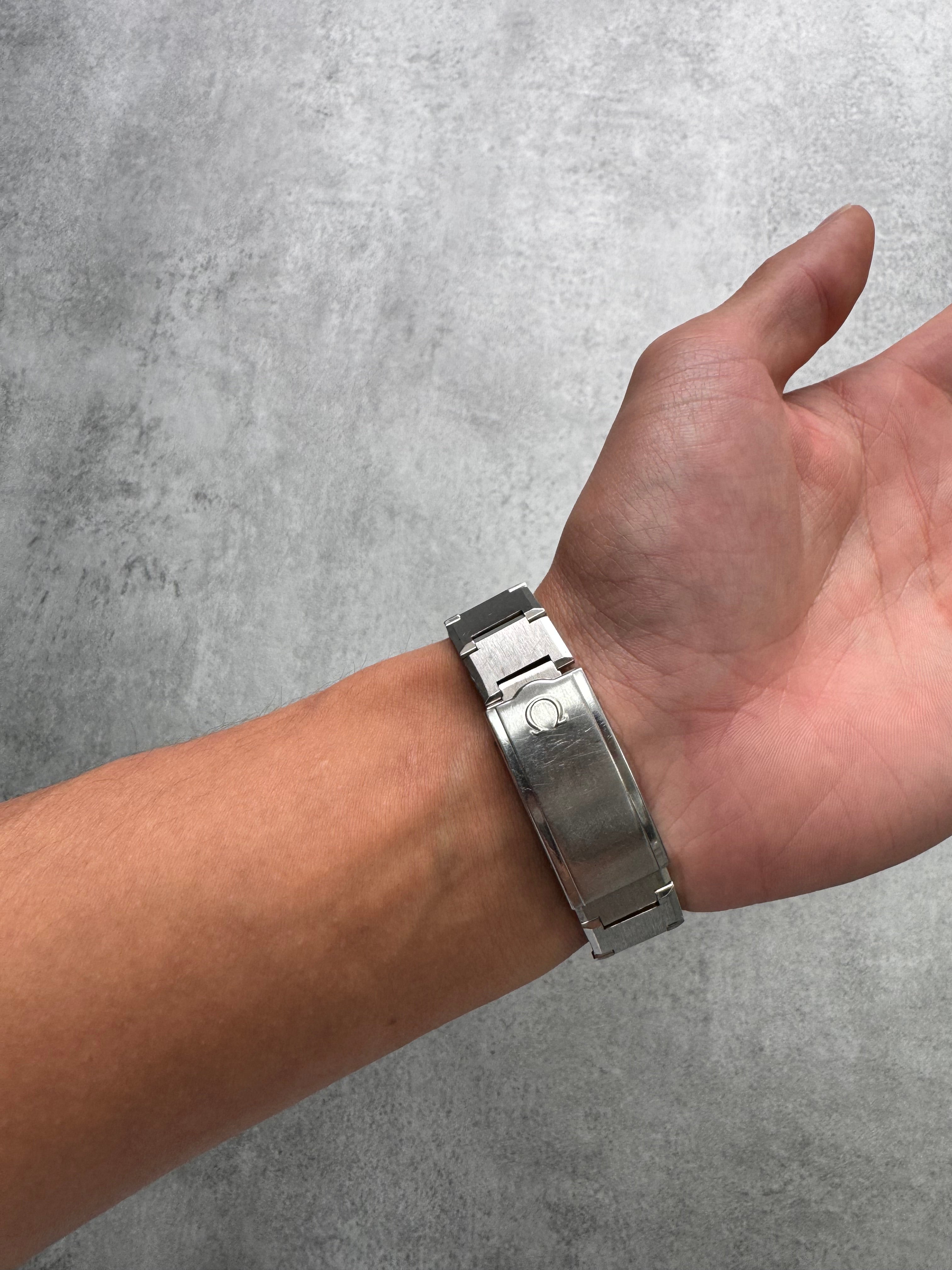 1972 Omega Genève Manual Date Grey Dial 136.0500 Watch (OS