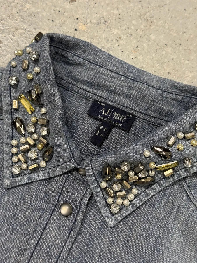 2000s Armani Embellished Collar Buttoned Denim Shirt yDDddwe 5