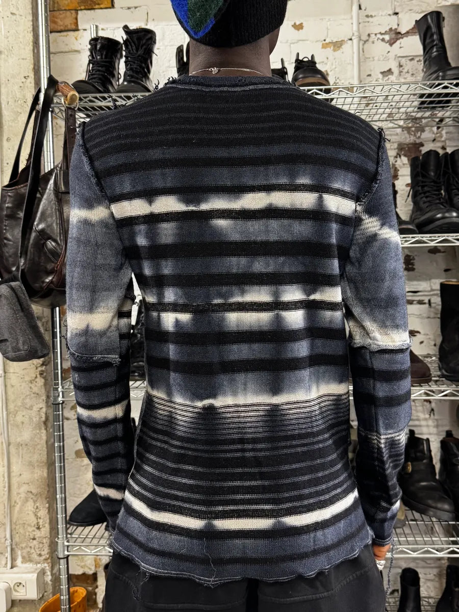 2000s Armani Tie & Dye Navy Gradient V Neck Distressed Sweater ZaKgpLv 2