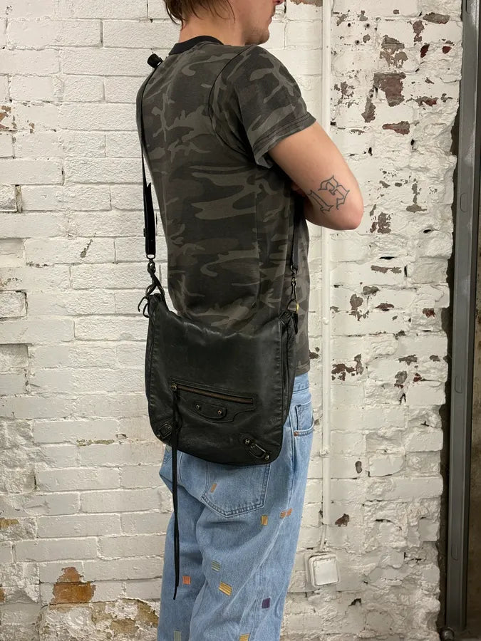 2000s Balenciaga Black Leather Messenger Bag gZebpIT 2