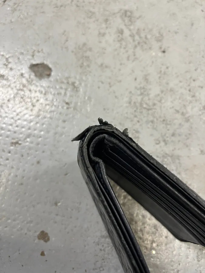 2000s Bottega Veneta Black Woven Leather Wallet UMvTQDB 10