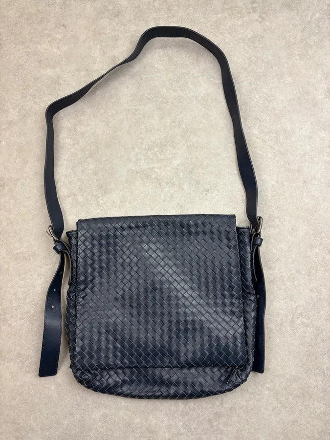 2000s Bottega Veneta Navy Woven Leather Crossbody Bag DFVvycL 0