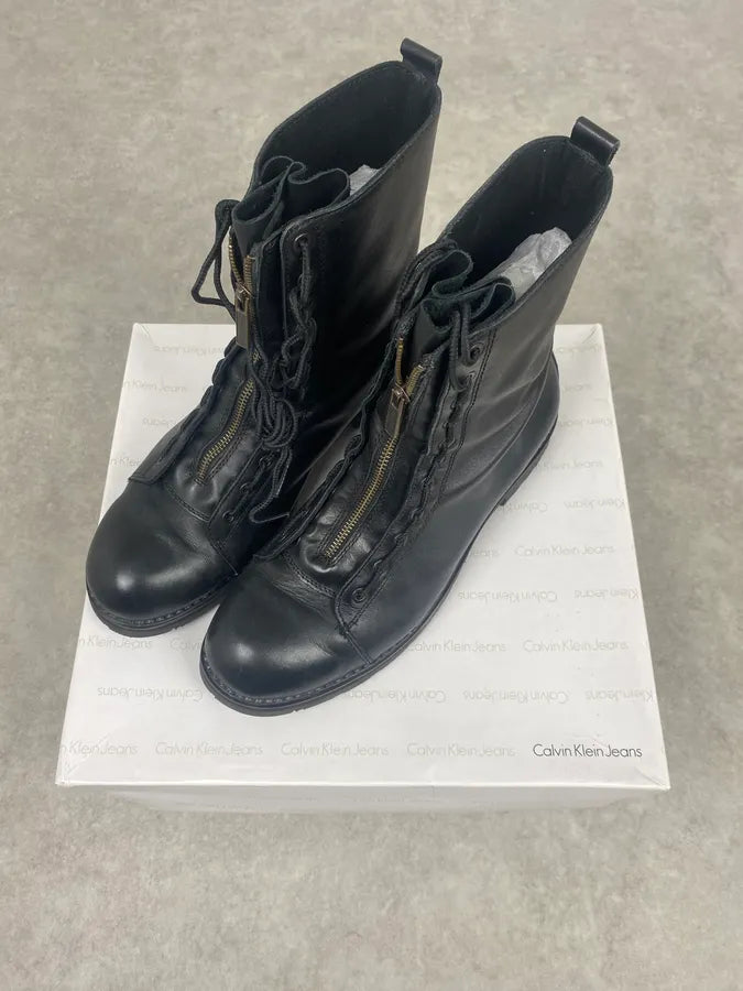 2000s Calvin Klein Ultra Zip Black Ankle Leather Boots TBqutOm 2