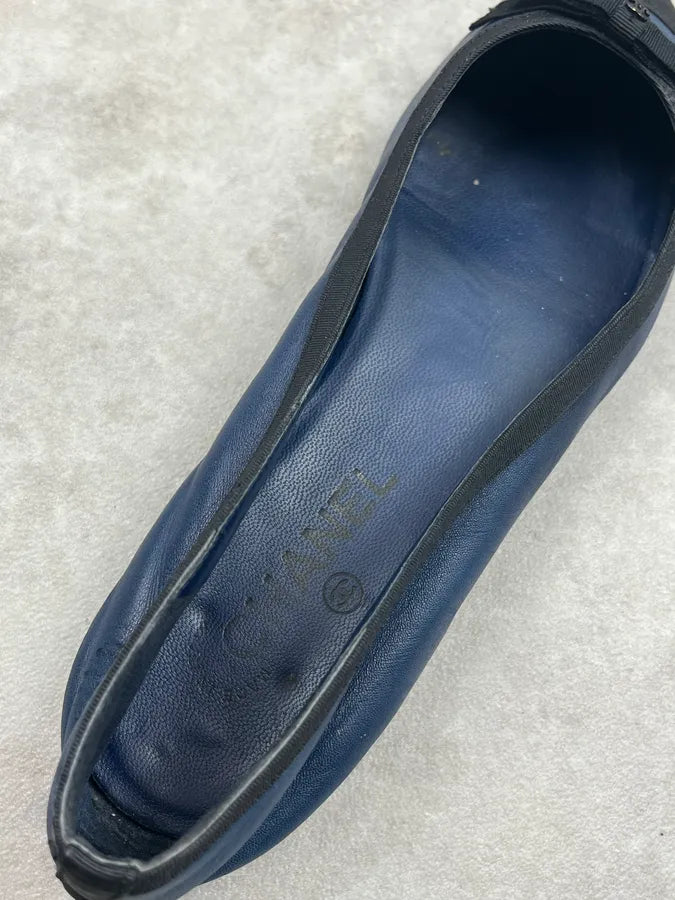 2000s Chanel Navy Leather Ballet Flats jldIjzR 7