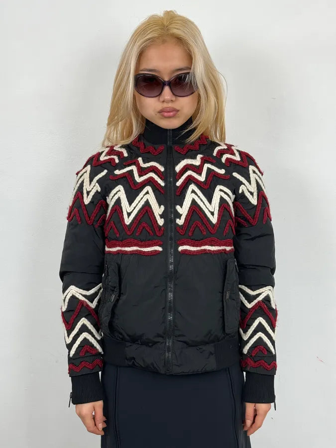 2000s Chanel White & Red Megalaced Black Puffer Jacket qizvTrm 0
