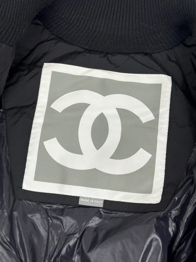 2000s Chanel White & Red Megalaced Black Puffer Jacket qizvTrm 12