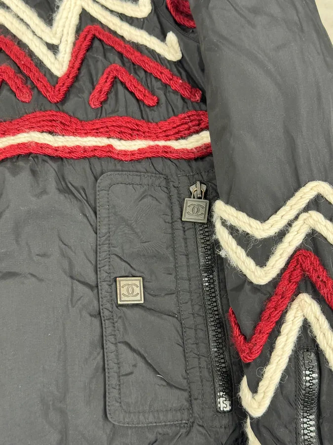 2000s Chanel White & Red Megalaced Black Puffer Jacket qizvTrm 4