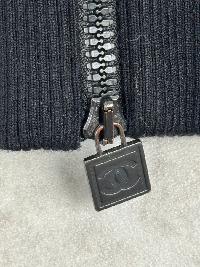 2000s Chanel White & Red Megalaced Black Puffer Jacket qizvTrm 5