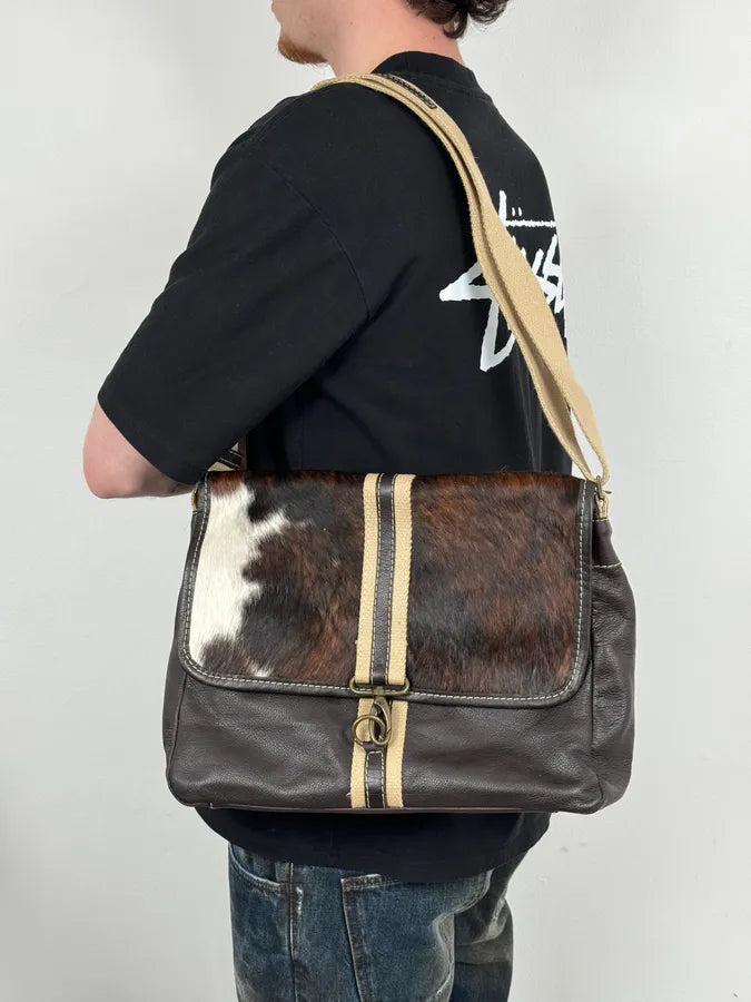 2000s Cow Pony Hair Leather Shoulder Bag DJPVJKE 1