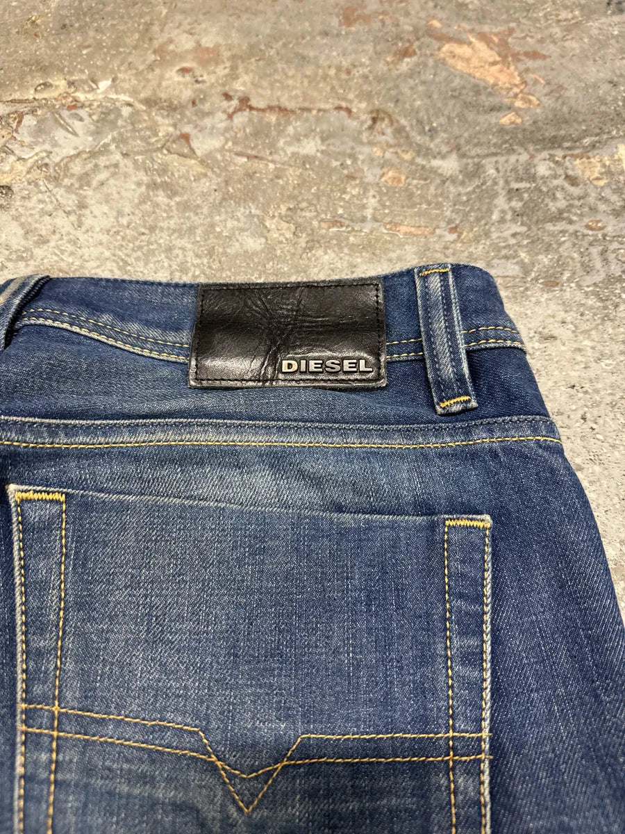 2000s Diesel Blue Faded Denim Jeans ETLYjYq 5