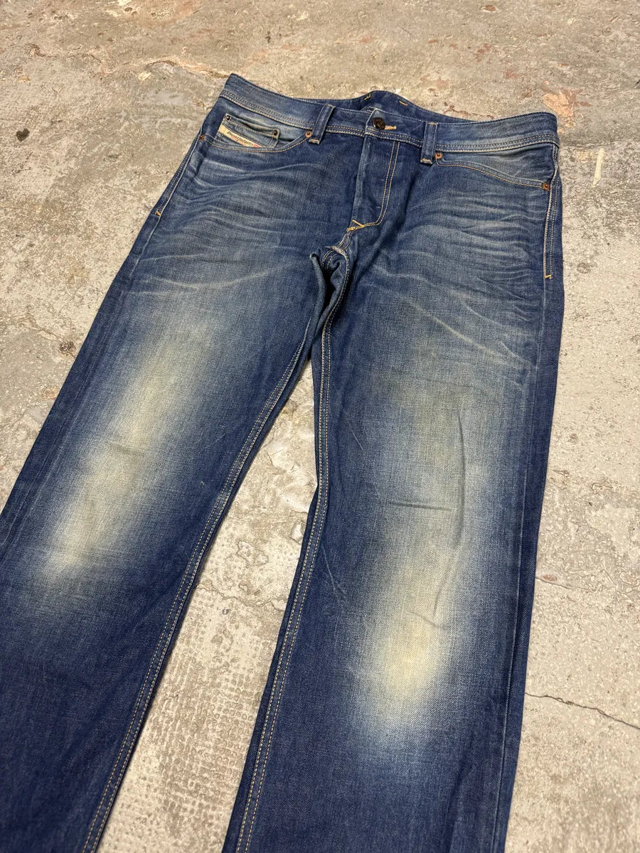 2000s Diesel Blue Faded Denim Jeans ETLYjYq 6