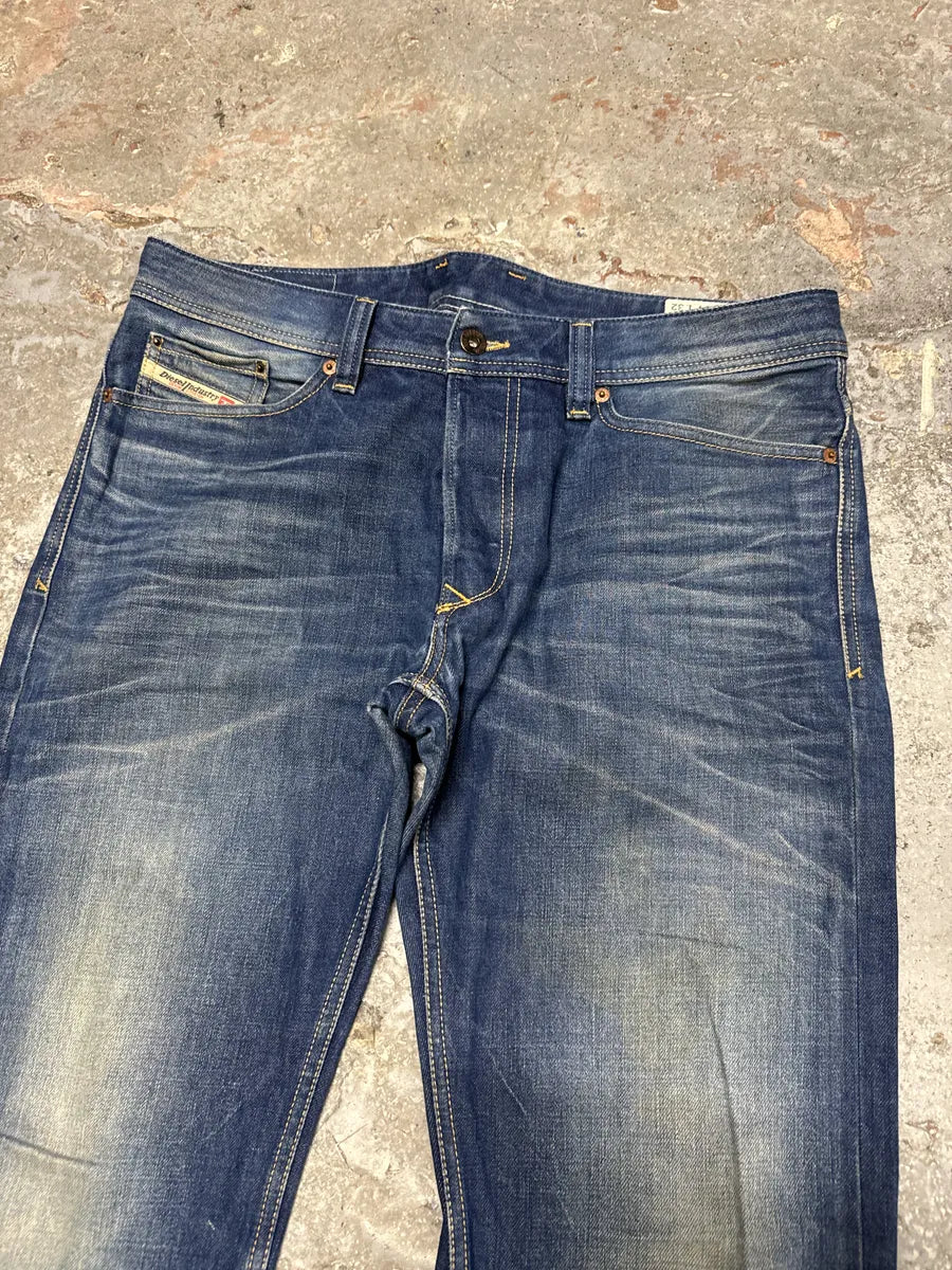 2000s Diesel Blue Faded Denim Jeans ETLYjYq 7