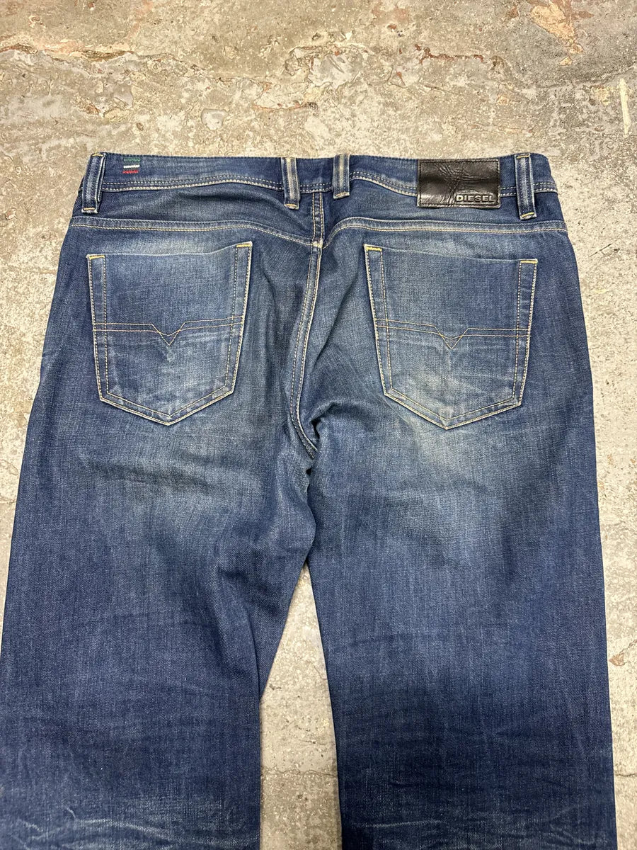 2000s Diesel Blue Faded Denim Jeans ETLYjYq 8