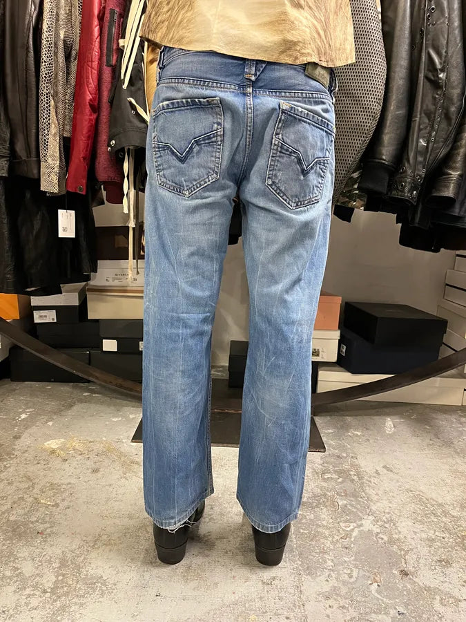 2000s Diesel Blue Faded Denim Jeans imHUvCE 3