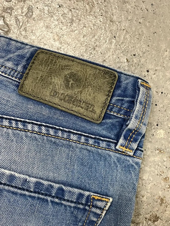 2000s Diesel Blue Faded Denim Jeans imHUvCE 10