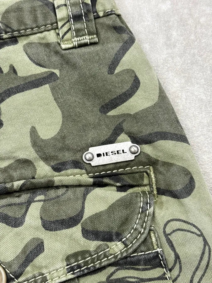 2000s Diesel Khaki Camo Cargo Shorts qTKuXmv 7