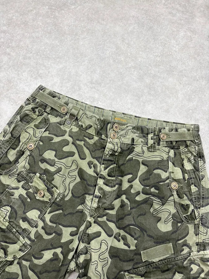 2000s Diesel Khaki Camo Cargo Shorts qTKuXmv 4