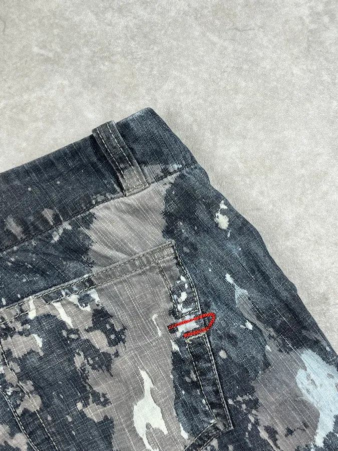 2000s Diesel Grey Tones Painted Denim Jeans RIAtZrg 10