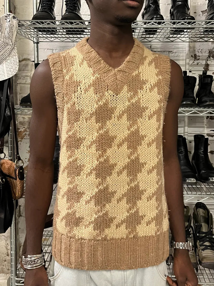 2000s Dolce & Gabbana Beige Houndstooth Sleeveless Sweater LSFvMnX 0